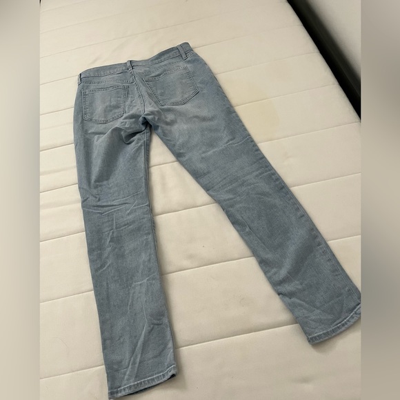 GAP LIGHTWEIGHT LIGHT DENIM JEANS - Picture 2 of 6